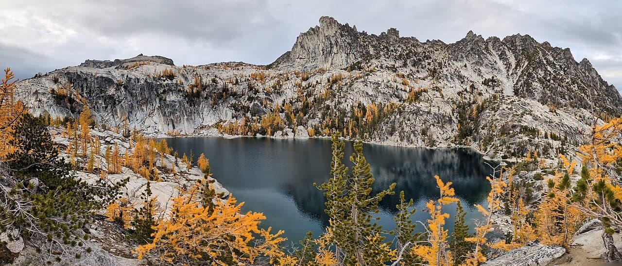 Lake Viviane below Prusik Peak with larches in autumn