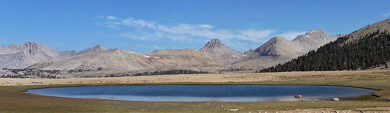 The lake on Bighorn Plateau with the Sierra crest beyond