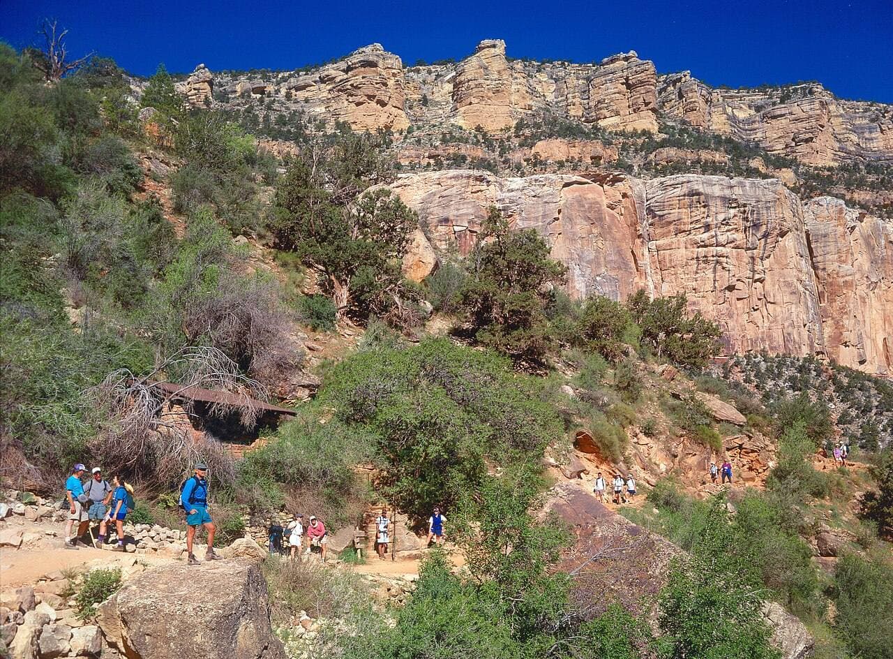 Hikers at Mile-and-a-Half Resthouse below the rim