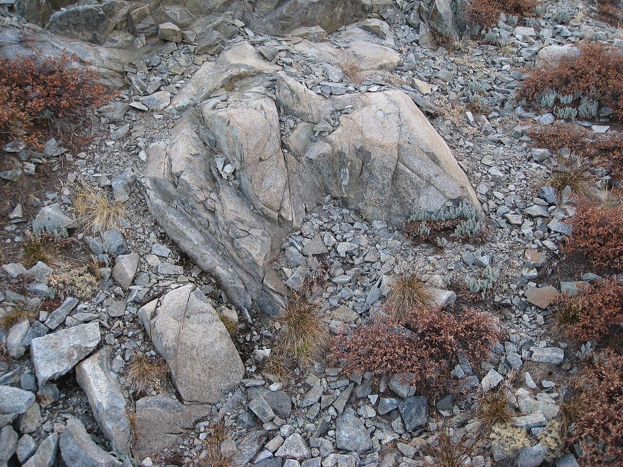 Desolation Wilderness Permit — Aloha wilderness permit area in Desolation Wilderness - backcountry hiking destination