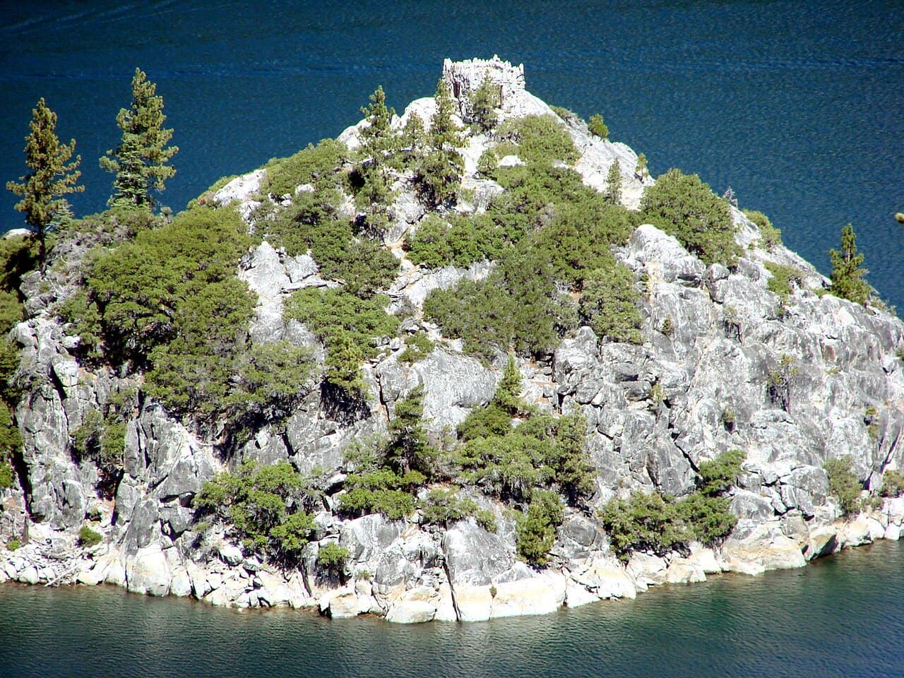 Desolation Wilderness Permit — Buck Island wilderness permit area in Desolation Wilderness - backcountry hiking destination