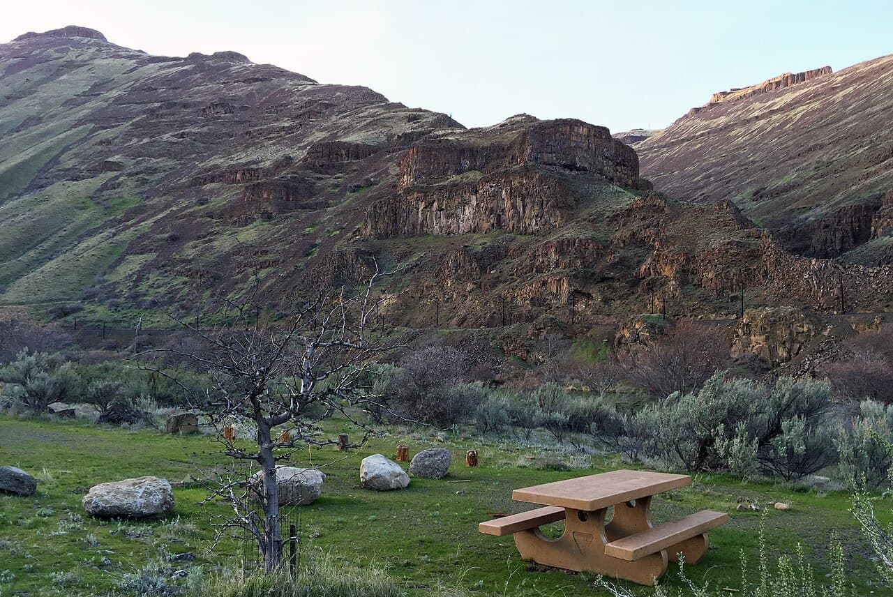 Deschutes River wilderness permit area in Pacific Northwest Rivers - backcountry hiking destination