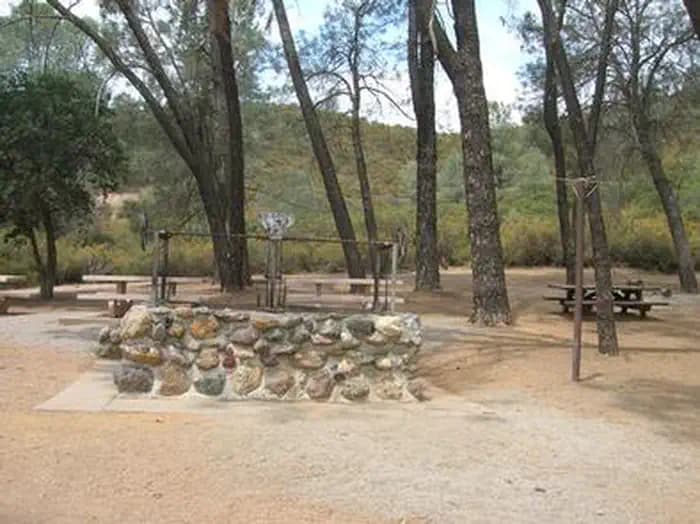 PINES GROUP SITE - STONY GORGE RESERVOIR campground