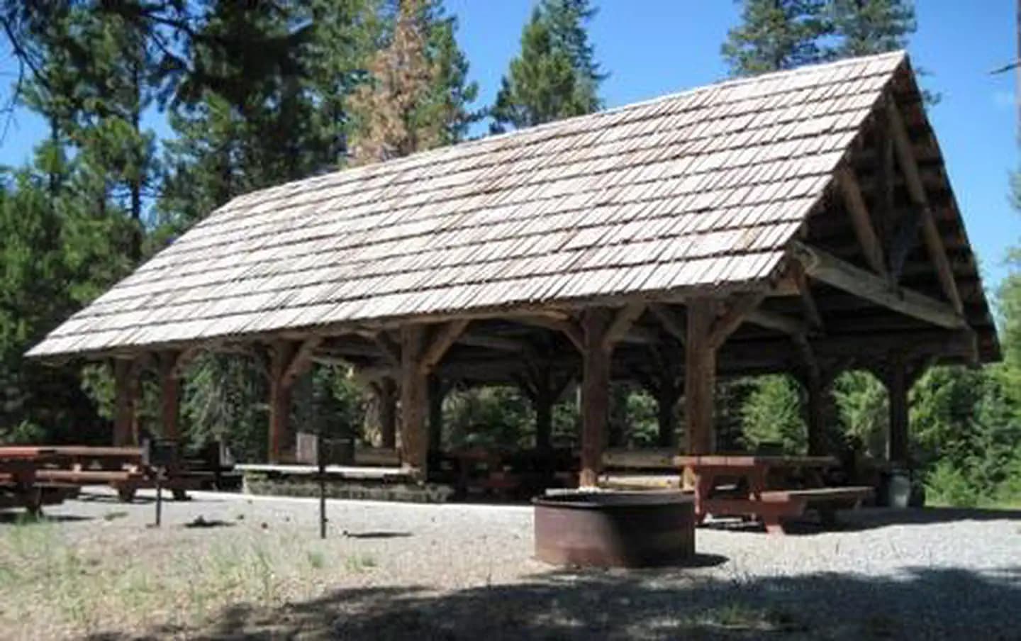 MAGONE LAKE campground in Oregon