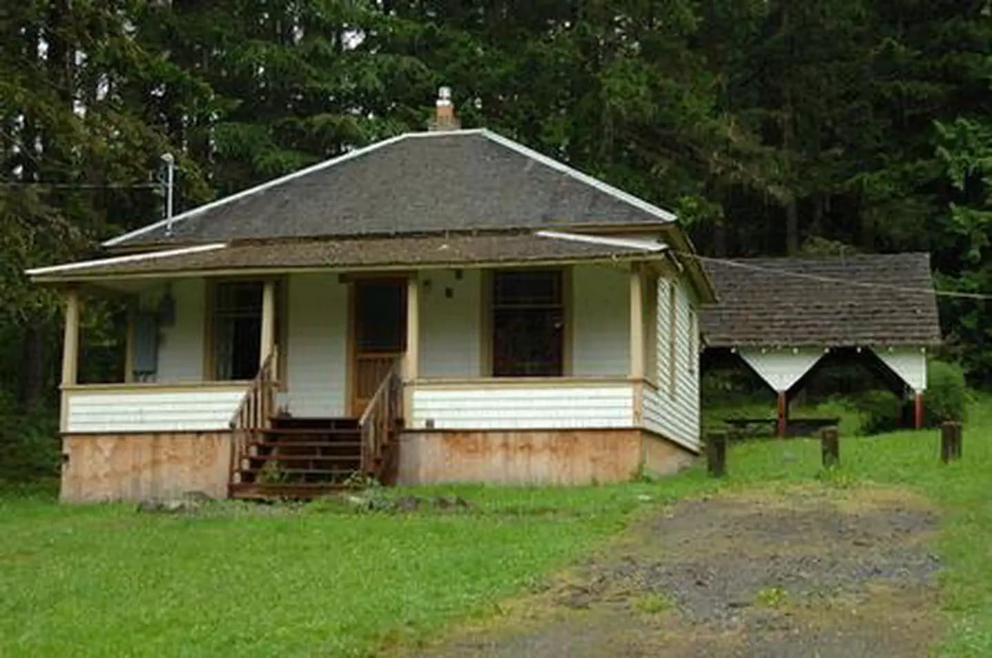 LOUELLA CABIN campground