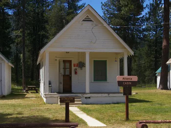 ATLANTA CABIN campground