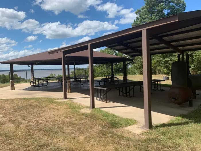 Millwood Overlook Pavilion campground
