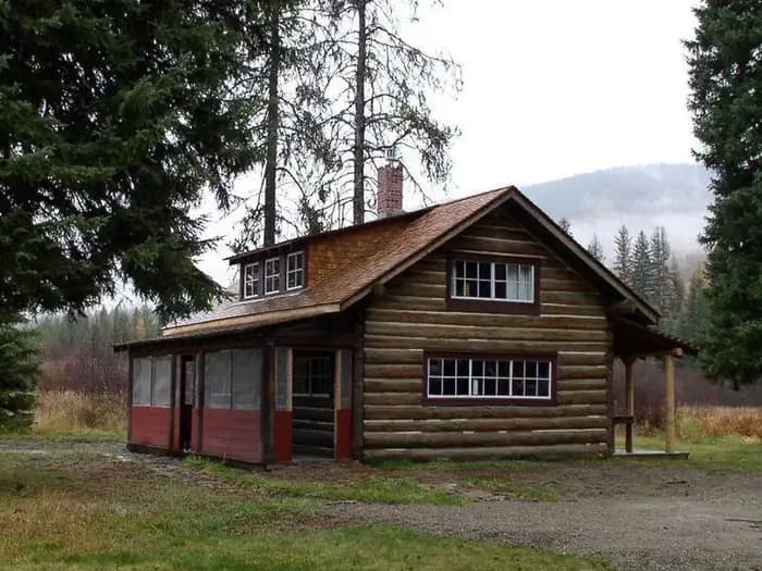 Upper Ford Cabin Rental Campground in Montana