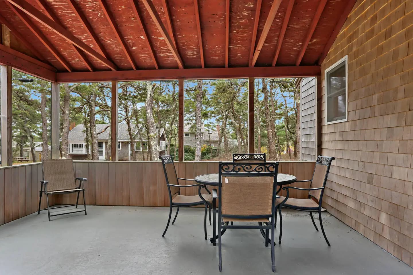 Le Count Beach House campground