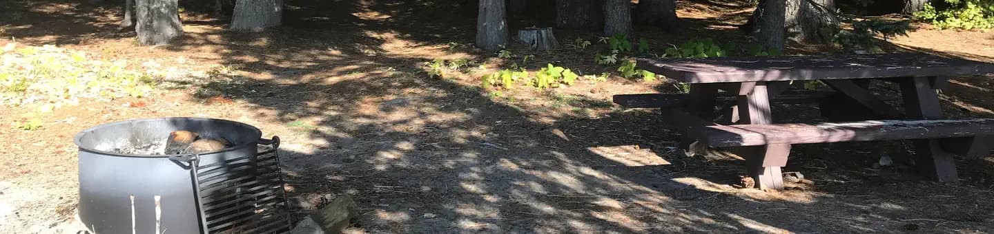 Cultus Lake Boat In - Little Cove Campground in Oregon