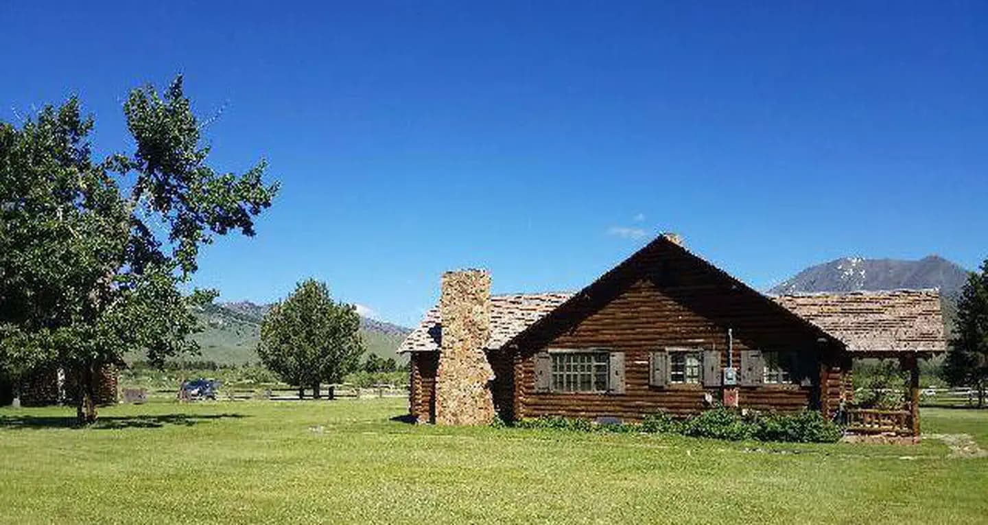 Sunlight Rangers Cabin in Wyoming