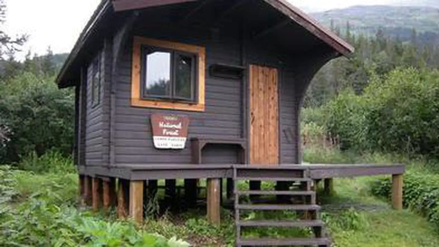 LOWER PARADISE LAKE CABIN campground