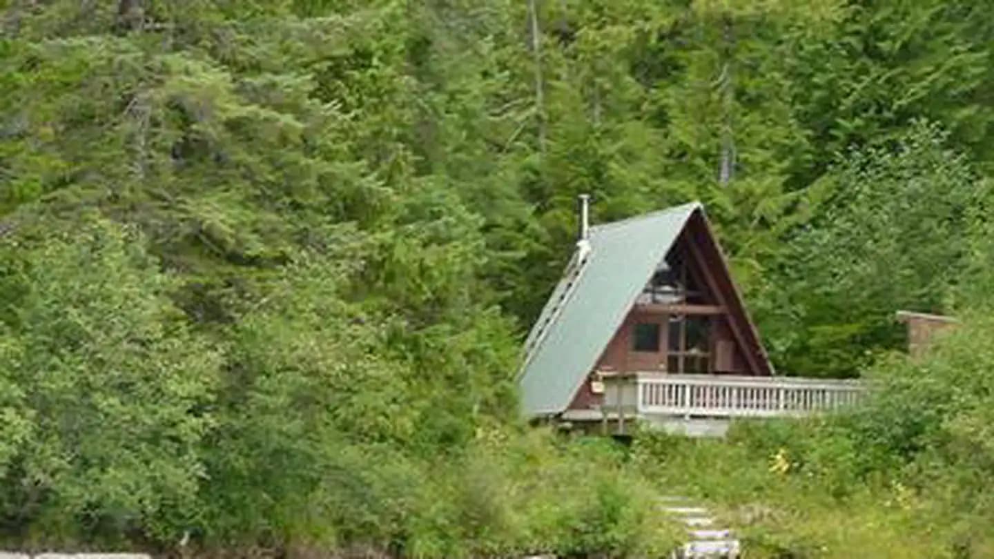 HARVEY LAKE CABIN campground