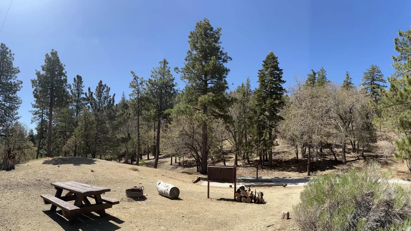LAKE CAMPGROUND campground in California