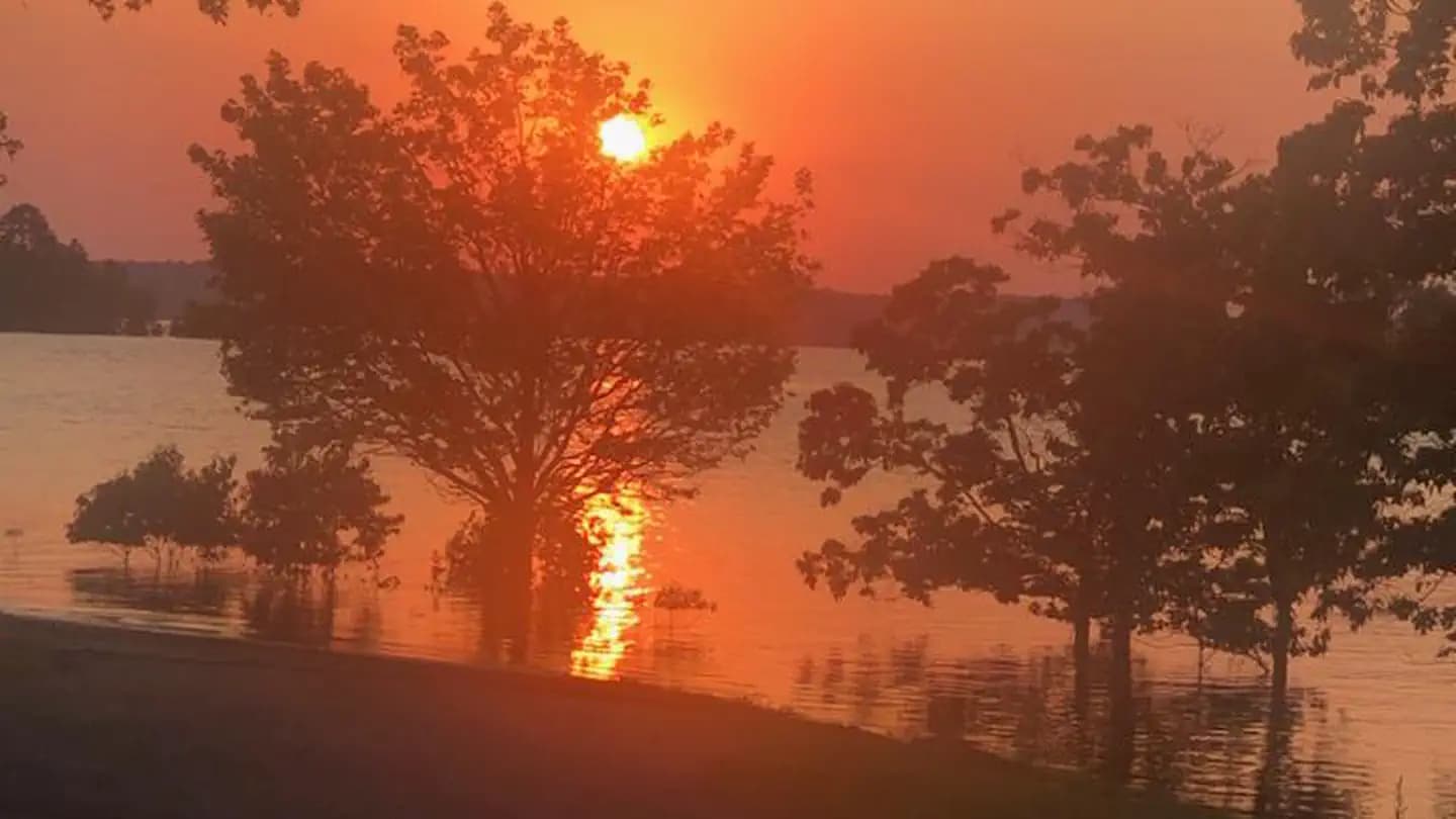 DAM SITE(GREERS FERRY) campground