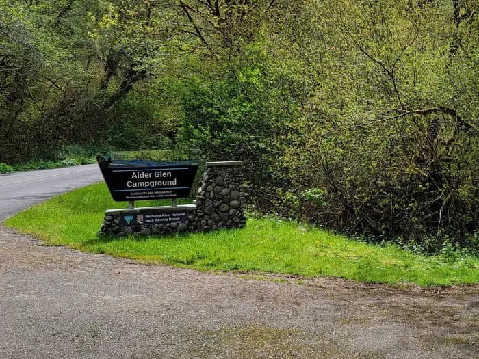 Alder Glen Recreation Site campground in Oregon