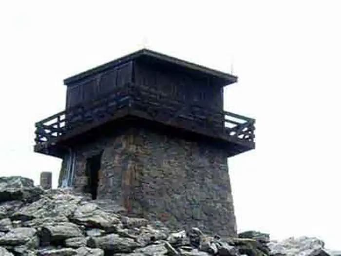 Mestaa’ėhehe Mountain Fire Lookout campground in Colorado