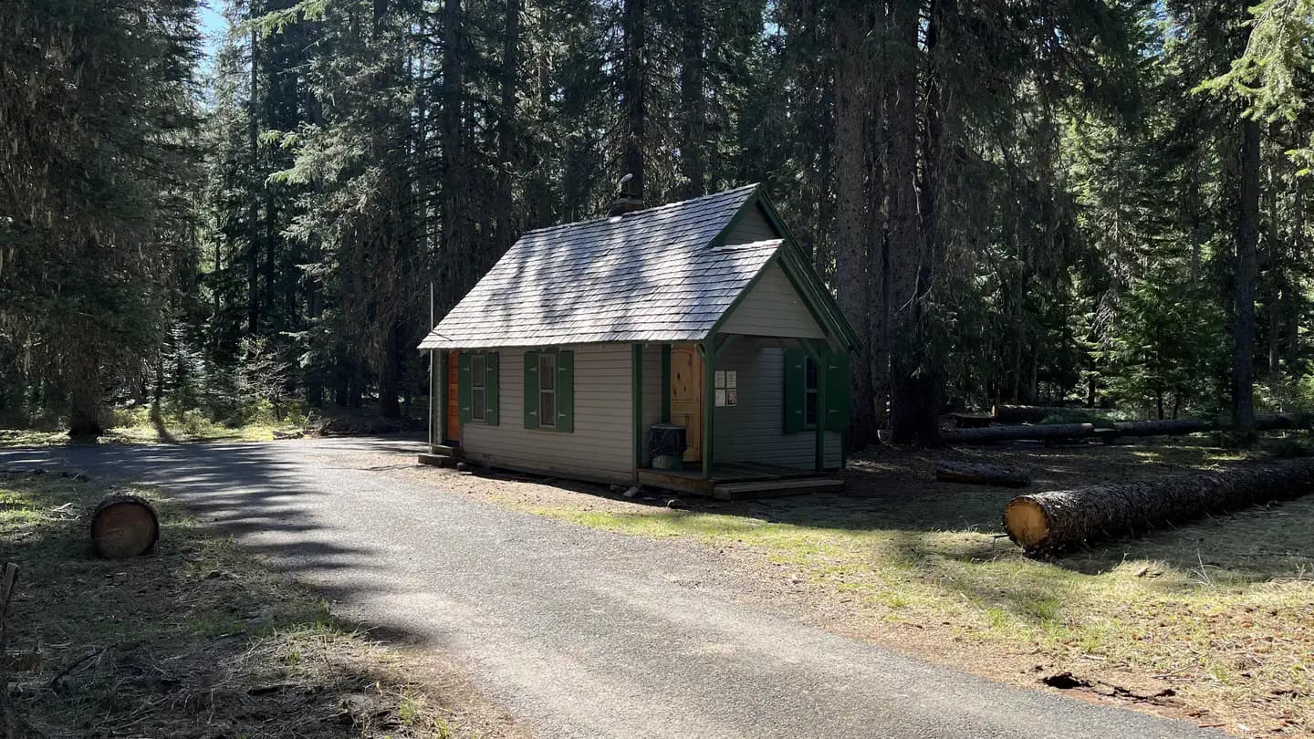 BOX CANYON GUARD STATION CABIN campground in Oregon